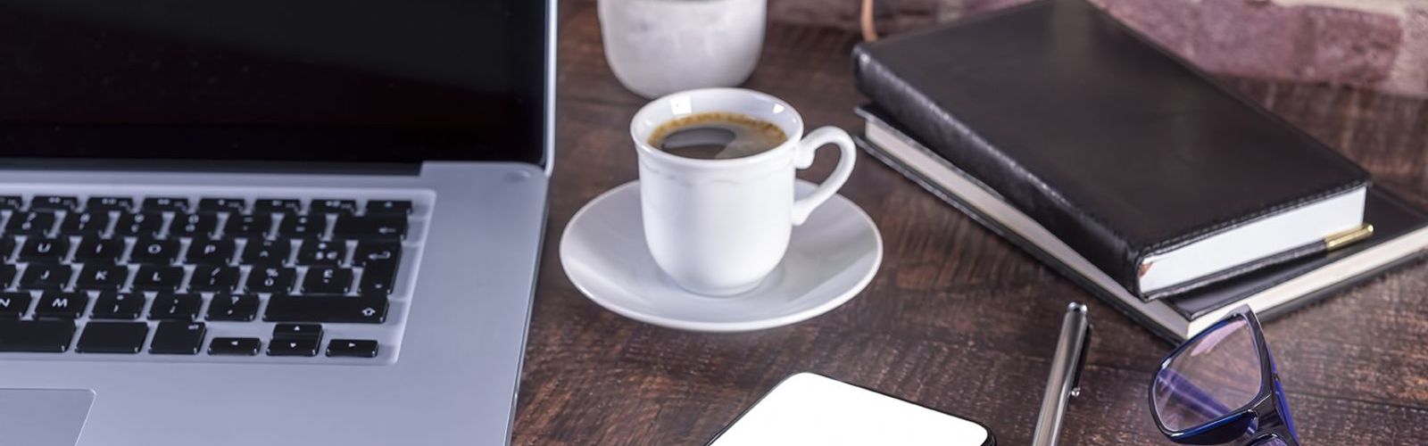 Working from home set up (bs310451326) .jpg