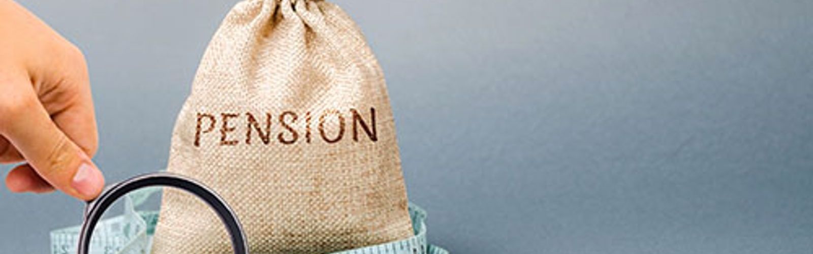 money bag with pension label (bs304715038)_web.jpg