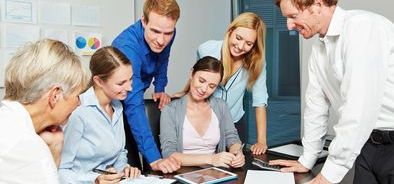 happy meeting_307576412_web.jpg