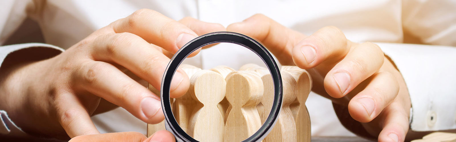 ends around wooden peg - choosing employee - 305598436_web.jpg
